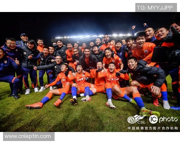 新山东鲁能连续胜利,夺得中超冠军,教练组高喊“我们的夺冠时刻到了!”